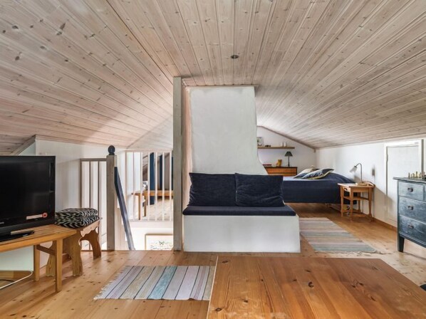 1 bedroom, iron/ironing board