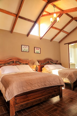 Habitació doble estàndard | Decoració individual, mobiliari individual i escriptori