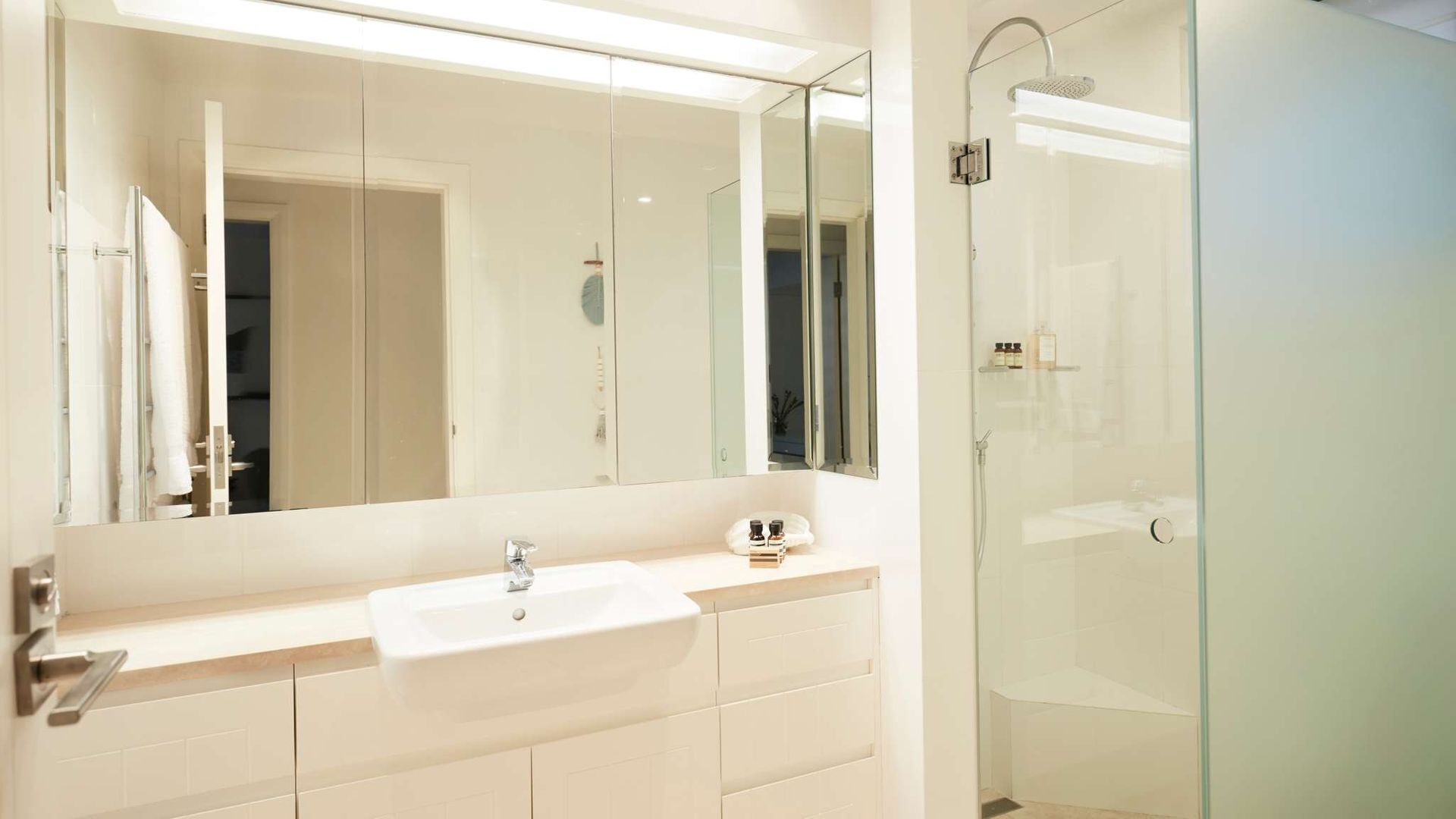 Saltwater by Contemporary Hotels — image 19