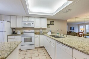 Condo, 2 quartos | Cozinha privada