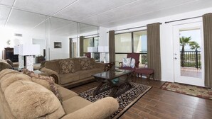 Condo, 2 habitaciones | Sala de estar