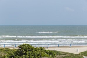 Condo, 2 habitaciones | Playa | En la playa 