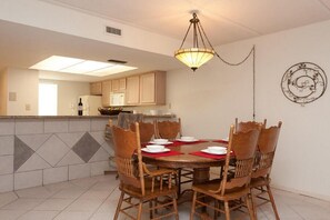 Condo, 1 Bedroom | Dining