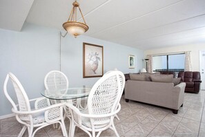 Condo, 1 Bedroom | Dining