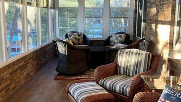 Smart TV, fireplace, books