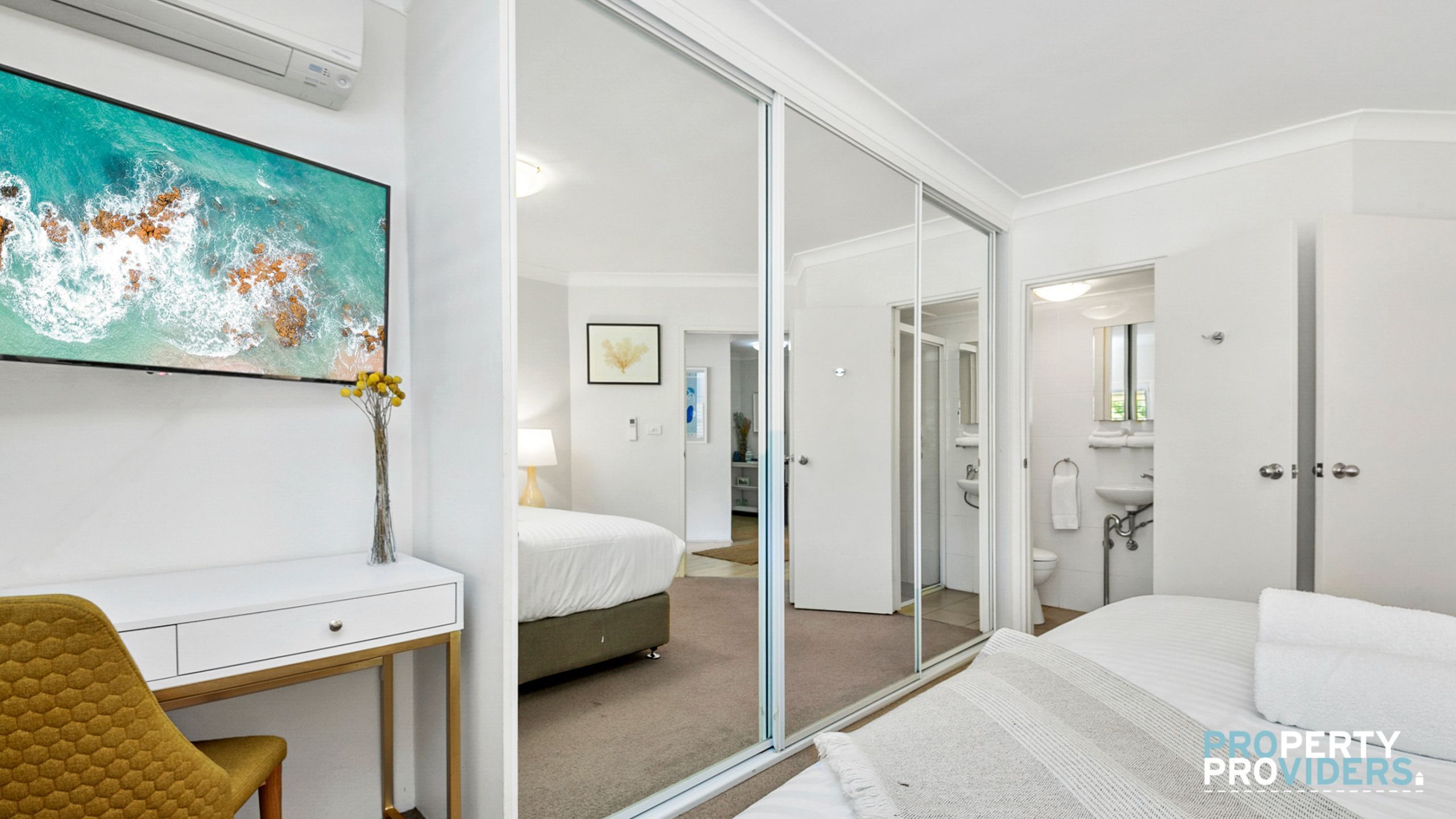 50m to Manly beach - 3 bedrooms + pets welcome — image 13