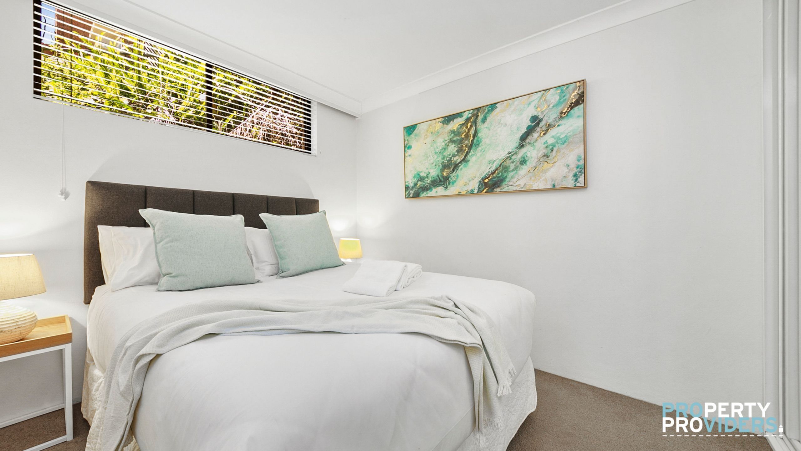 50m to Manly beach - 3 bedrooms + pets welcome — image 14