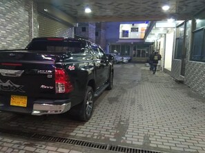 Free self parking - Hotel Sky Touch (Abbottabad)