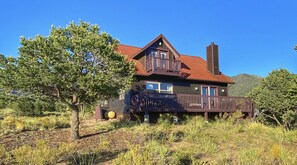 Exterior - Mountain lodge w/ panoramic views from hot tub (Crestone)