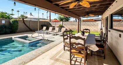 Great Location PVT HTD Pool Plus Separate Casita, Dog Friendly, Free Golf, Near Dining & Shopping