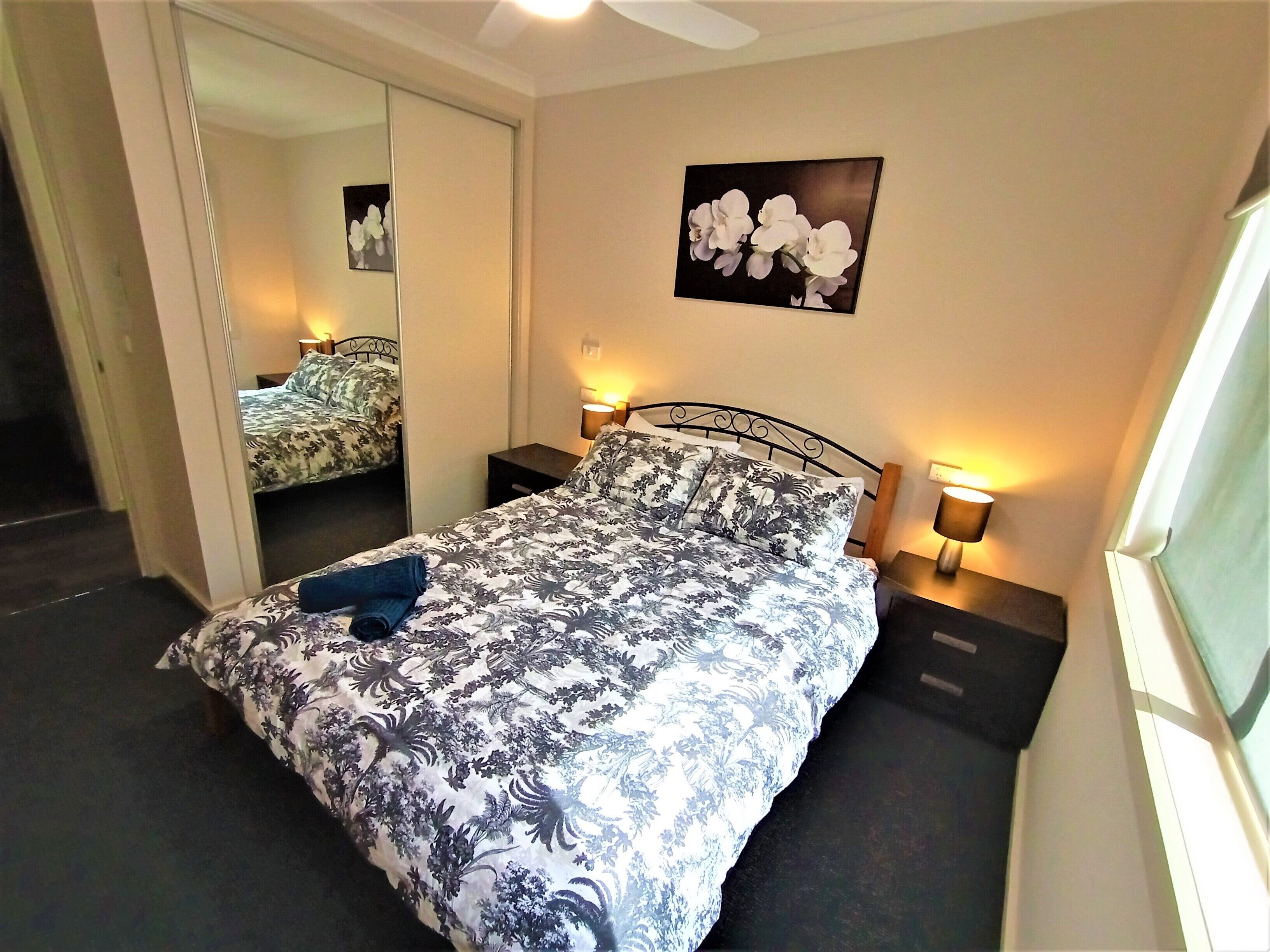 3 chambres, fer et planche à repasser, Wi-Fi gratuit, draps fournis