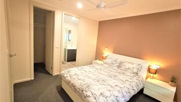 3 bedrooms, iron/ironing board, free WiFi, bed sheets