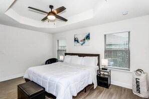 3 bedrooms, iron/ironing board, WiFi, bed sheets