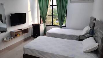 Exclusive Twin Room | Iron/ironing board, free WiFi