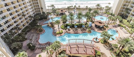 Una piscina techada, una piscina climatizada