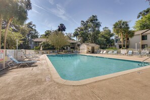 Pool - Walk to Coligny Beach: Tropical Hilton Head Condo (Hilton Head Island)