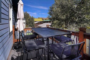 Outdoor dining - The Red Lady, Cute 2BD in Town! (Crested Butte)