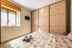 2 Schlafzimmer, Bügeleisen/Bügelbrett, Bettwäsche
