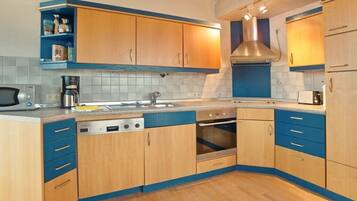 Refrigerador, microondas, horno y lavavajillas