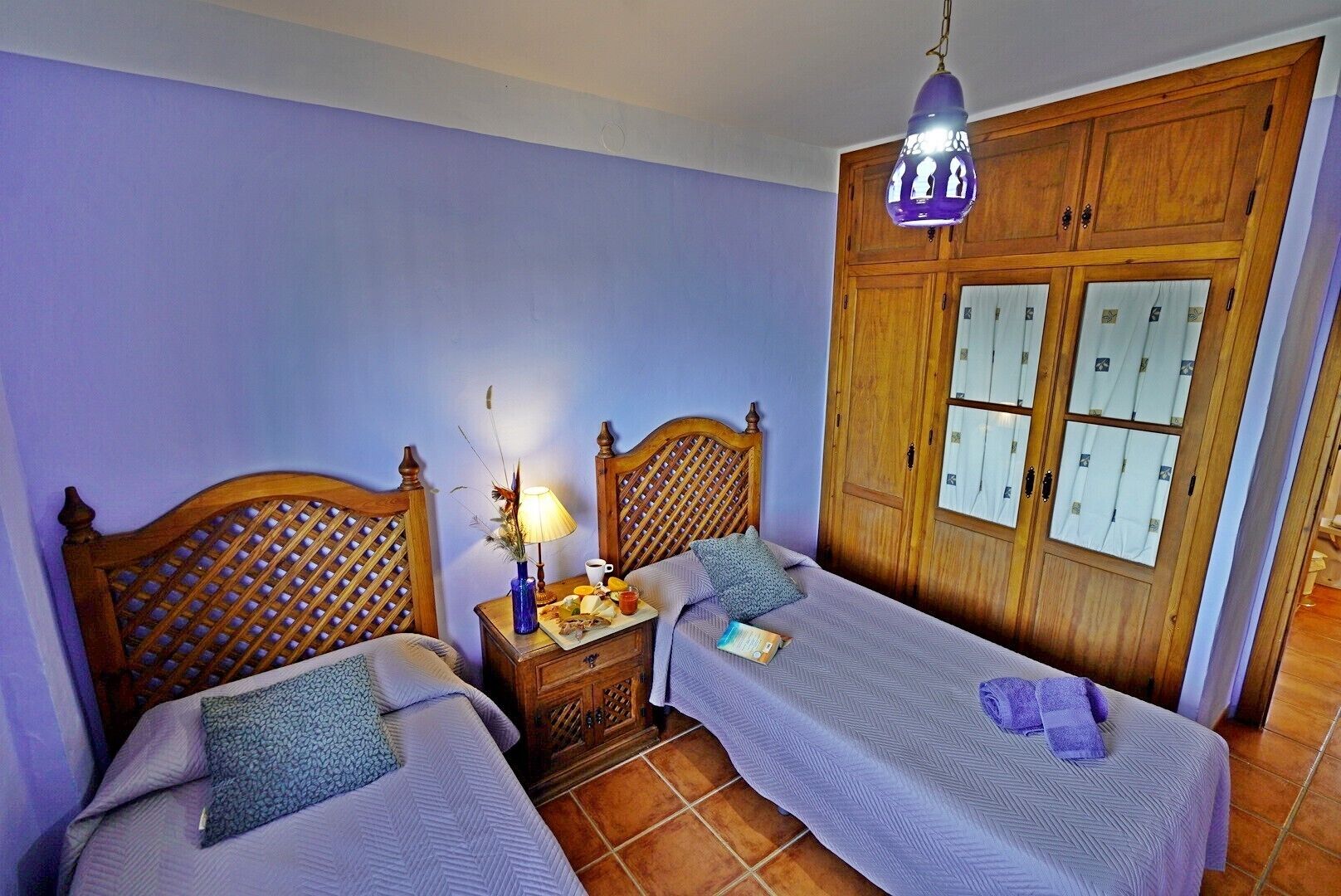 3 slaapkamers, een strijkplank/strijkijzer, gratis wifi, beddengoed