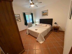 4 bedrooms, free Internet