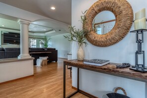 Interior - Stunning and spacious retreat w/ Heated pool and hot tub (Walla Walla)