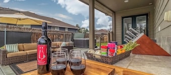 Stunning and spacious retreat w/ Heated pool and hot tub