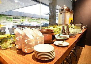 Breakfast area - Fivecord Syariah by Cordela (Surakarta)