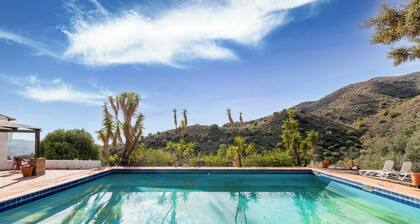 Ferienhaus 'Finca Arroyo De Las Adelfas' mit Bergblick, privatem Pool und WLAN
