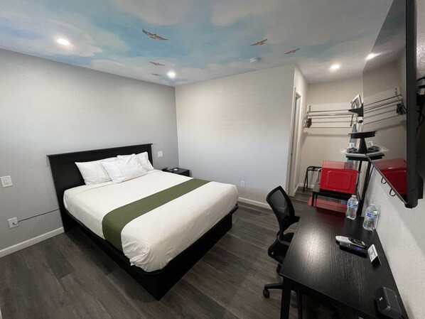 Enkelrum | Unika möbler, skrivbord, gratis wi-fi och sängkläder