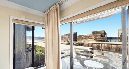 Ocean Harbor 318 - Monterey Condo - Serenity by the Sea