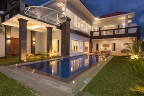 Fachada da propriedade