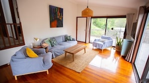 Fireplace, books - From the Treetops to the Lakeside in seconds! (Smiths Lake)