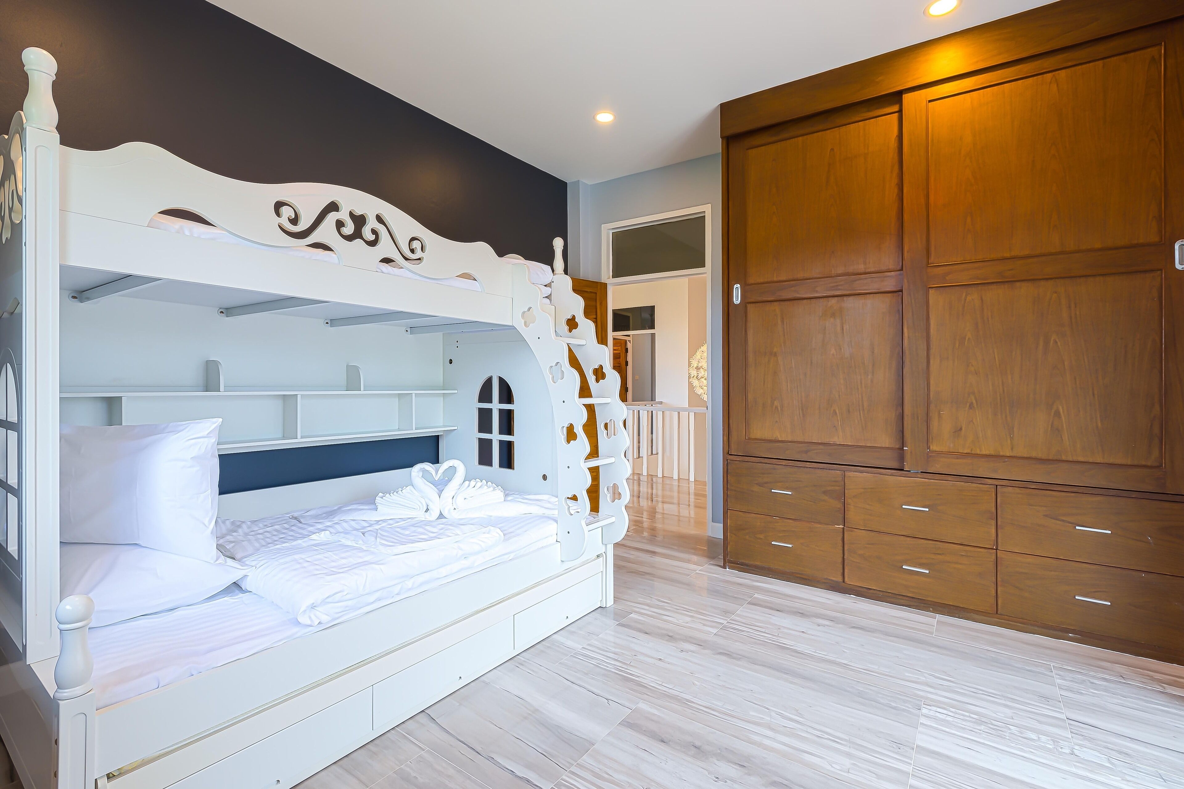 Family Villa | 4 bedrooms, free WiFi, bed sheets