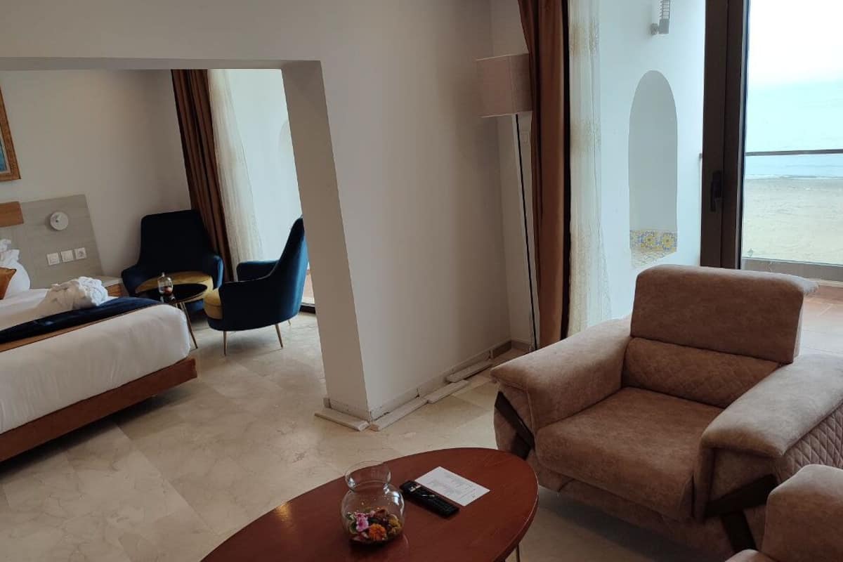 Studio Suite Junior, 1 Tempat Tidur King, Bebas Asap Rokok, pemandangan pantai | Seprai katun Mesir, seprai premium, minibar, dan Wi-Fi gratis
