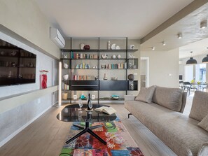 Fernseher, Tischtennisplatte