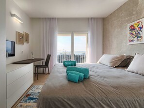 3 室のベッドルーム、デスク、アイロン / アイロン台、WiFi (無料)