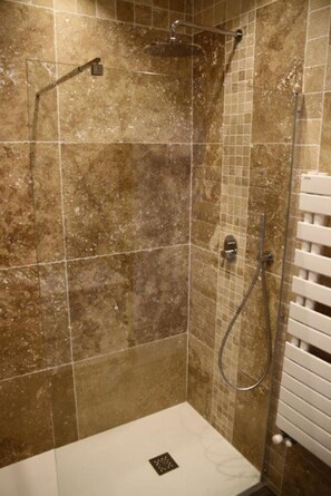 Shower, hair dryer, towels, toilet paper - Apartment panoramic view gulf of Ajaccio (Ajaccio)