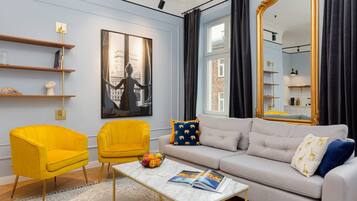 TV, Netflix, streaming services