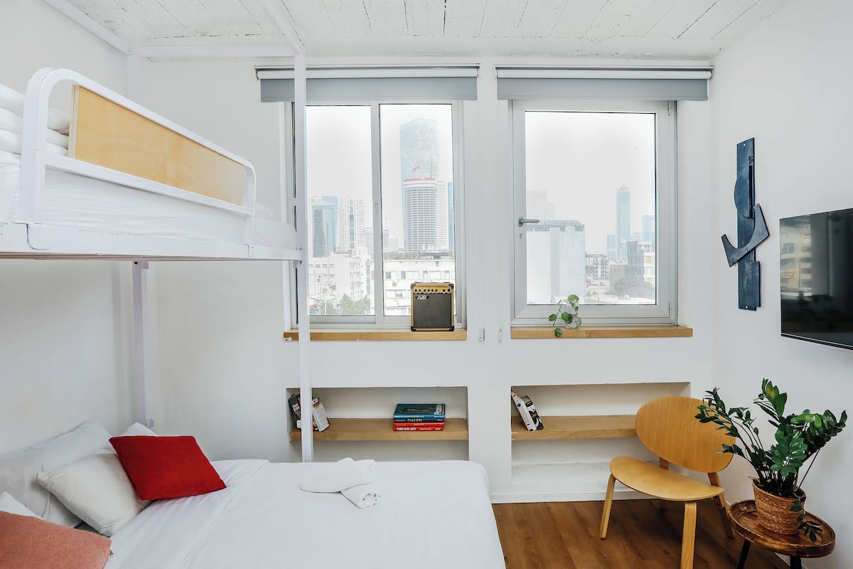 Classic Triple Room, Multiple Beds, Private Bathroom | Individually decorated, individually furnished, desk, iron/ironing board