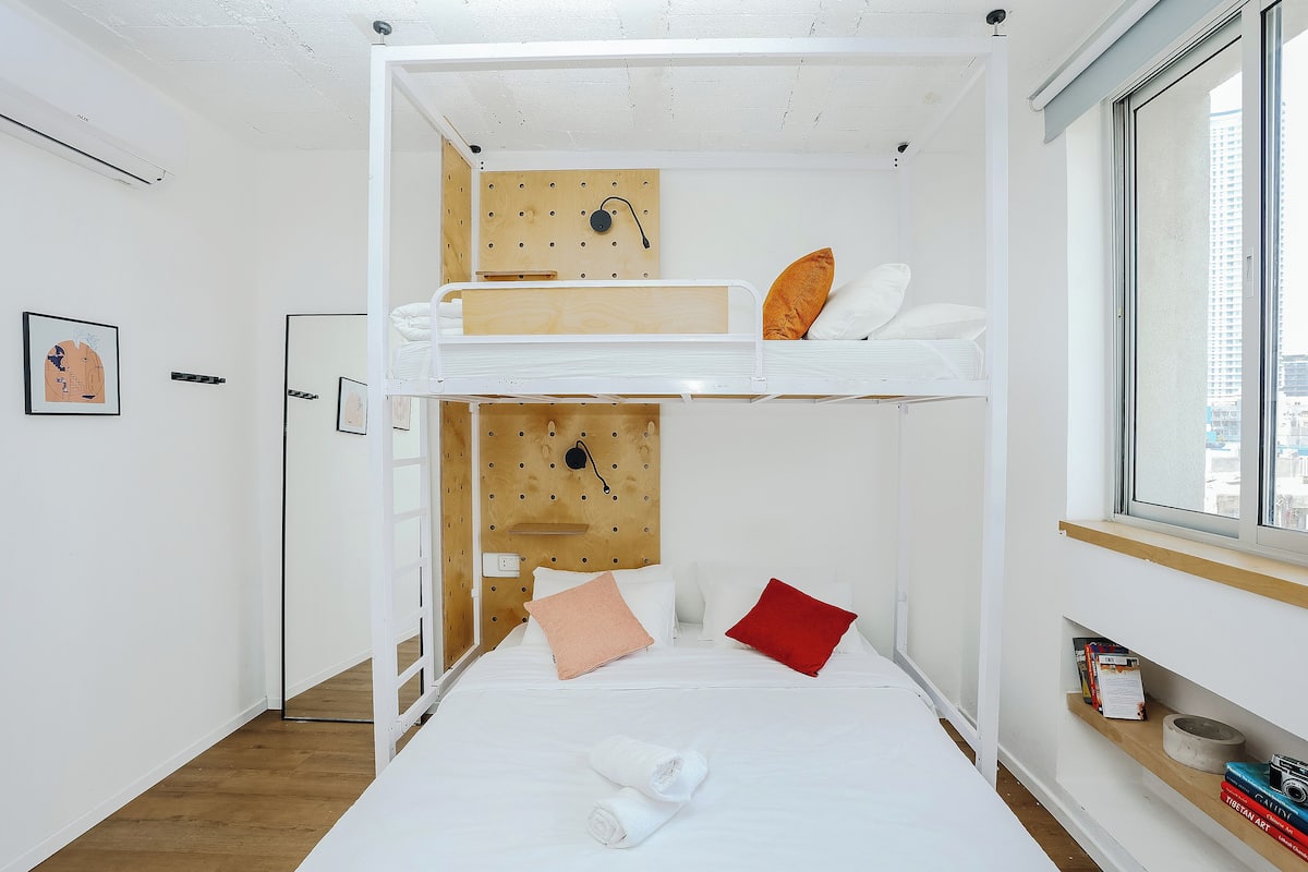 Classic Triple Room, Multiple Beds, Private Bathroom | Individually decorated, individually furnished, desk, iron/ironing board