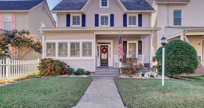 4 min walk to beach, Dog Friendly, Fenced Yard, Firepit, Fireplace,