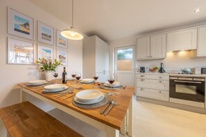 Refrigerador, microondas, horno y lavavajillas 