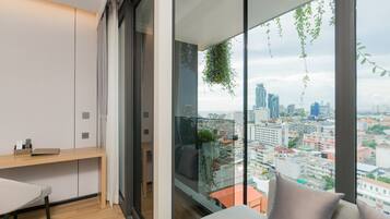 Deluxe Double Room, Ocean View | Premium bedding, minibar, in-room safe, individually decorated