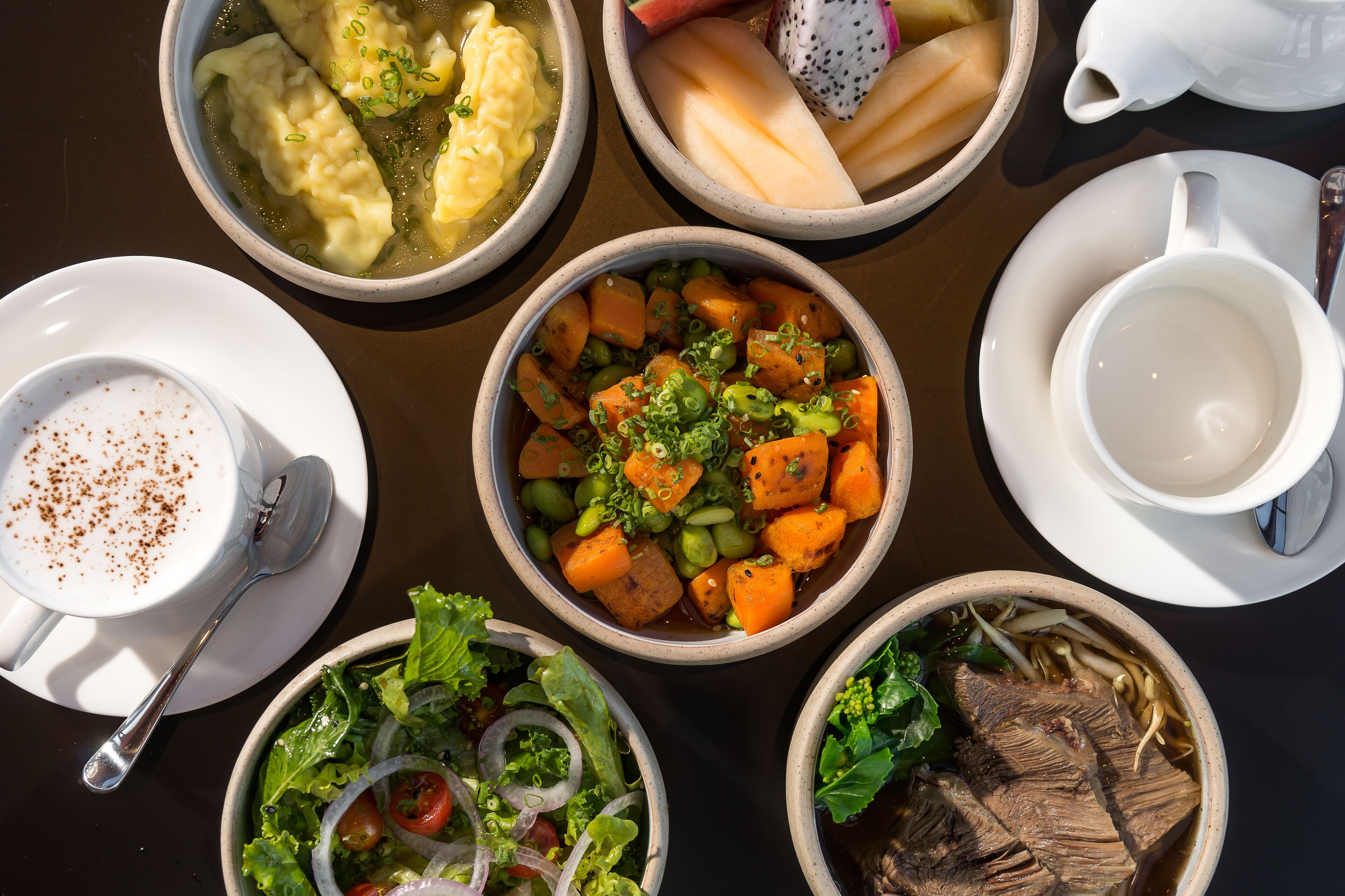 Desayuno buffet diario (THB 450 por persona)