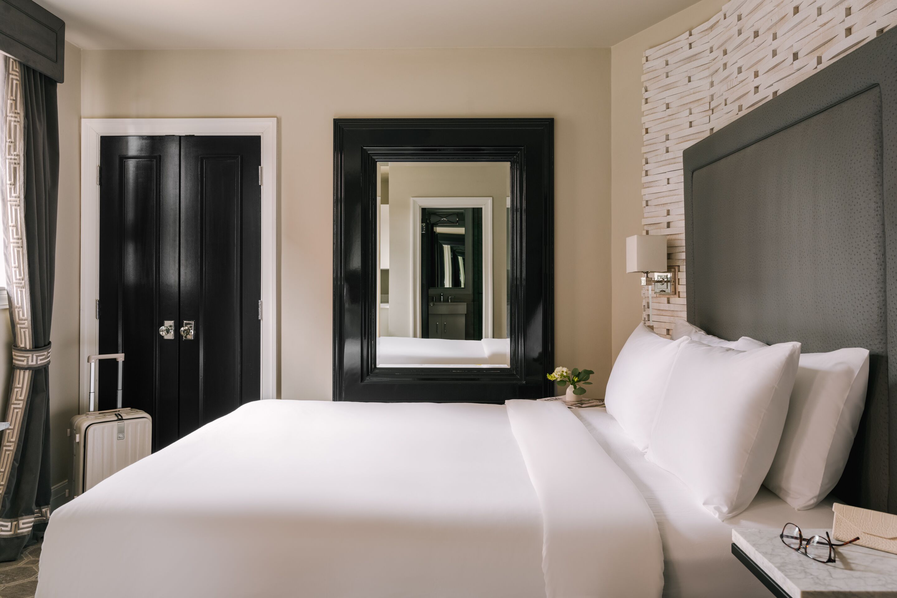 No. 284 powered by Sonder | Ground-Level Queen Room+