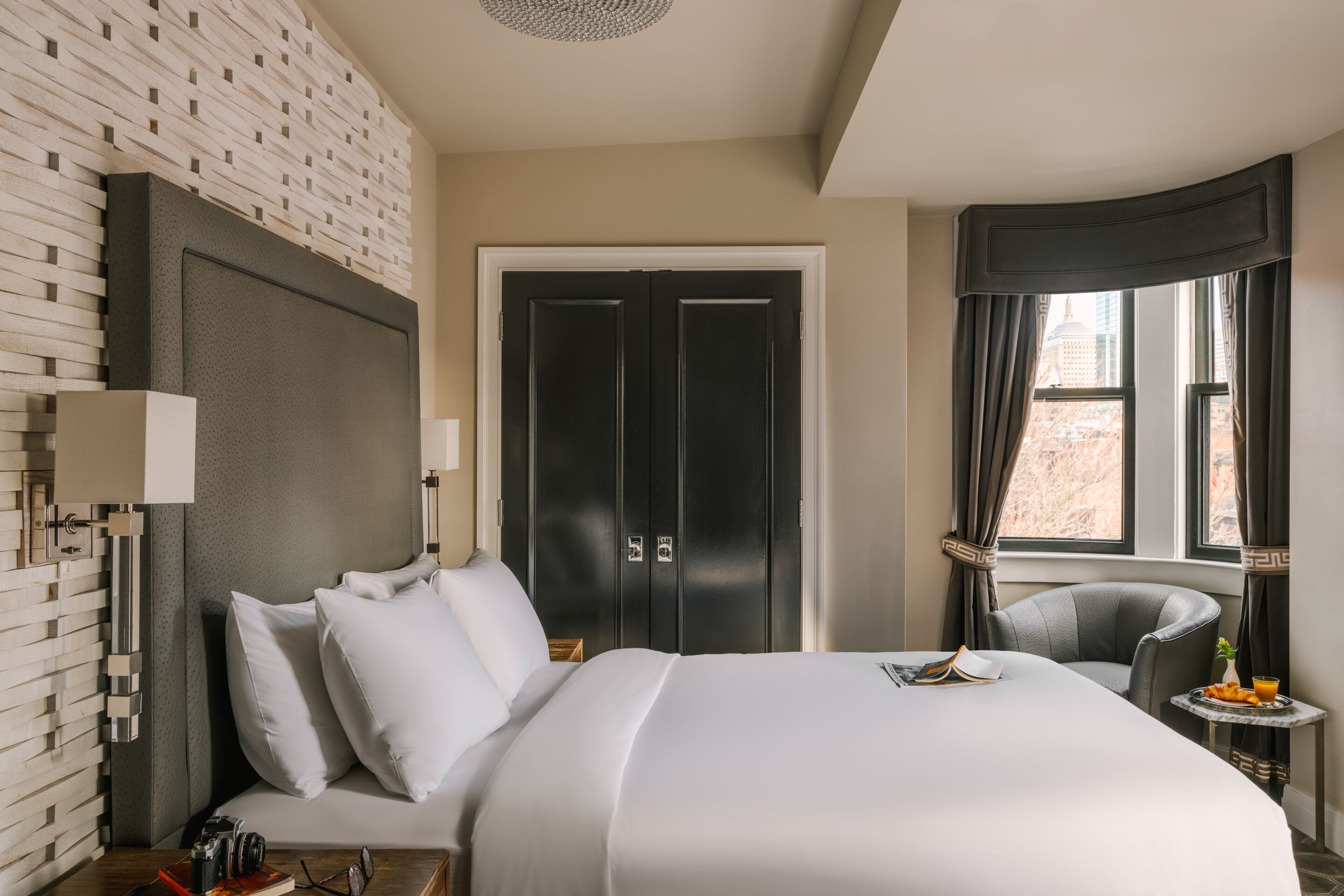 No. 284 powered by Sonder | Superior Queen Room+