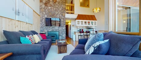 TV, fireplace
