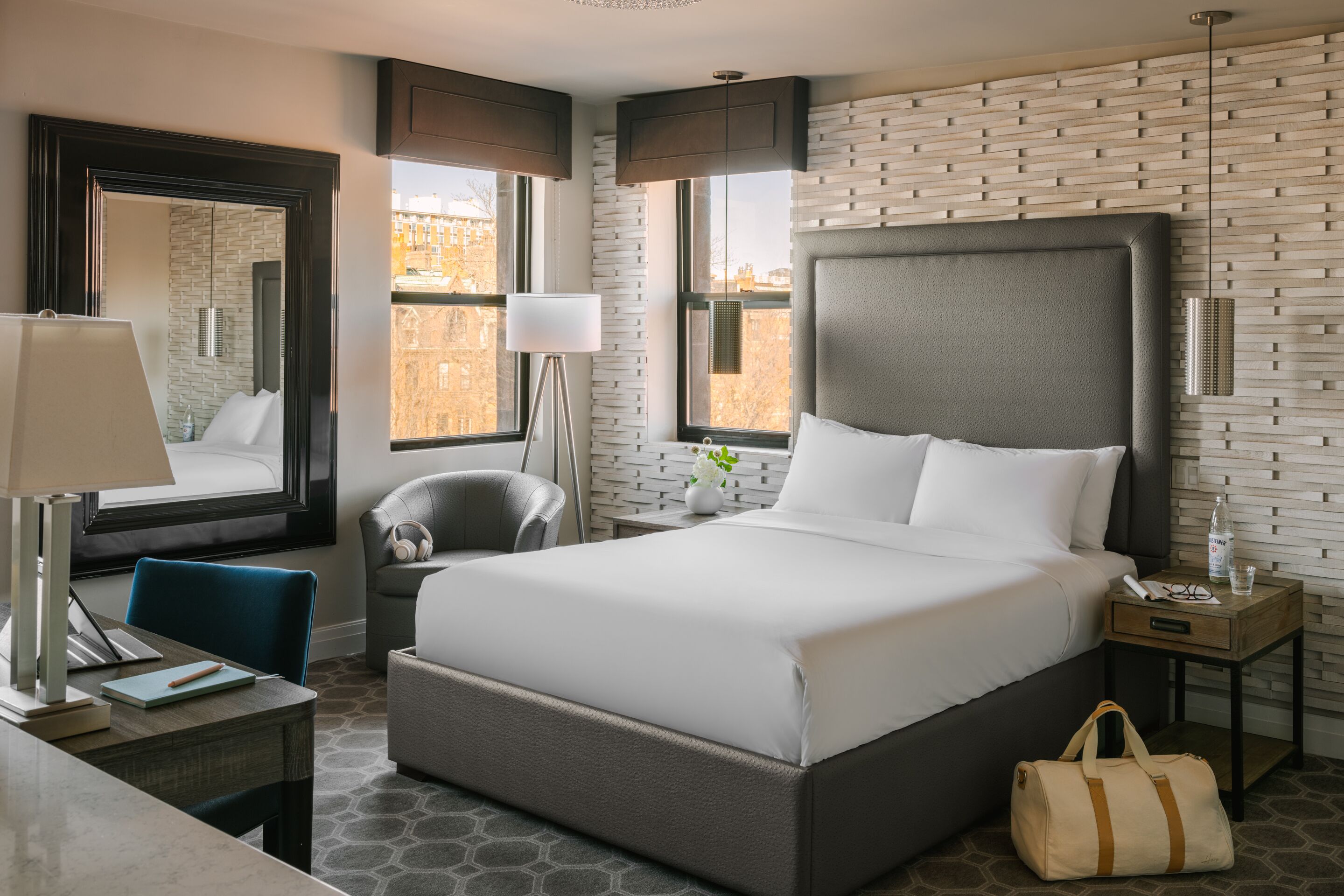 Sonder No. 284 Back Bay | Accessible Queen Room+