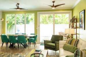 Smart TV, reproductor de DVD y estéreo